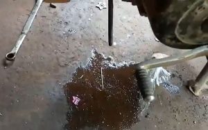Có rất nhiều nguyên nhân khiến xe bị chảy xăng
