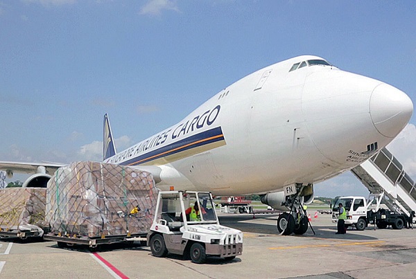 Biểu phí vận chuyển hàng hóa bằng đường hàng không thường không cố định